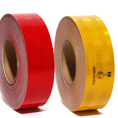 Buon prezzo Nastro riflettente PET bianco giallo rosso prismatico ECE 104R ECE per autocarri in linea