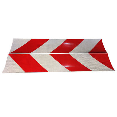Buon prezzo Dischi riflettenti di marcatori posteriori per camion a strisce PMMA PET PC in linea