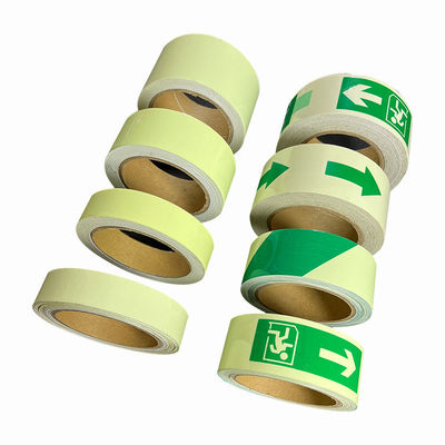 Buon prezzo Forma di freccia Materiale PVC autoadesivo Glow In The Dark nastro di sicurezza per la marcatura del palco in linea
