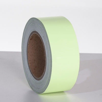 Buon prezzo Fotoluminescente autoadesivo lucente nel buio Rulli di vinile Luminosamente riflettente carta pet film in linea
