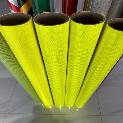 Buon prezzo Pellicola riflettente prismatica ad alta intensità per avvisi di sicurezza fluorescenti per veicoli stampati digitalmente e serigraficamente in linea