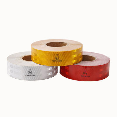 Buon prezzo Adesivo riflettente PET prismatico ECE 104R per autoveicoli in linea