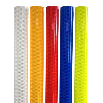 Buon prezzo Foglio riflettente ASTM D4956 Tipo IV HIP con durata di servizio di 10 anni e tecnologia microprismatica in linea