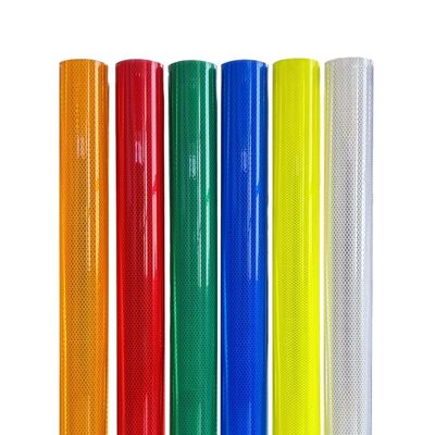 Buon prezzo Foglio riflettente di grado diamante con costruzione prismatica a cubo completo e conformità ASTM D4956 Tipo XI in linea