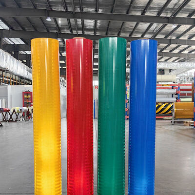 Buon prezzo ASTM D4956 Foglio riflettente prismatico HIP di tipo IV con durata di 10 anni e struttura micro prismatica per segnali stradali su autostrada in linea