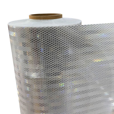 Buon prezzo Carta riflettente prismatica di alta intensità bianca con durata di 10 anni ASTM D4956 Tipo IV per segnali stradali in linea