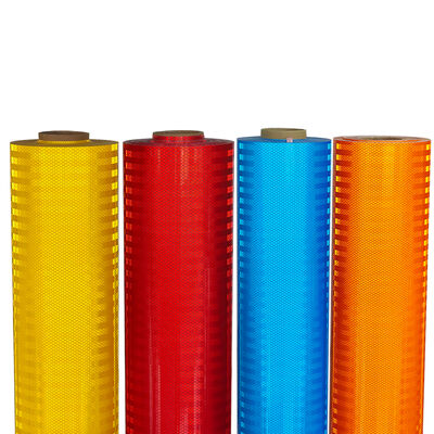 Buon prezzo ASTM D4956 Foglio riflettente prismatico ad alta intensità (HIP) di tipo IV per segnali stradali in linea